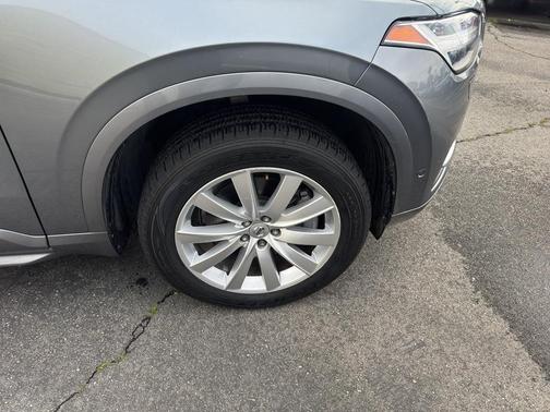 2018 Volvo XC90 T6 Momentum