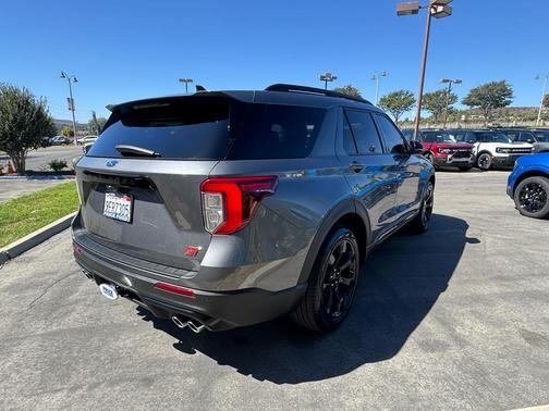 2022 Ford Explorer ST