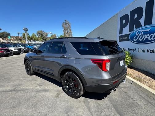 2022 Ford Explorer ST