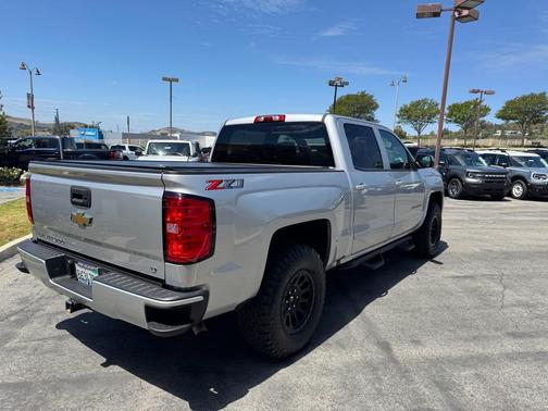 Silver Ice Metallic 2018 Chevrolet Silverado 1500 LT
