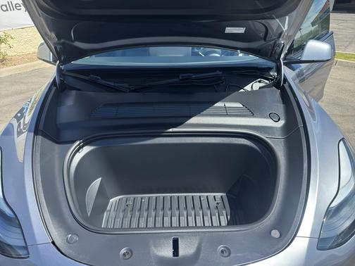 Quicksilver 2025 Tesla Model Y Long Range