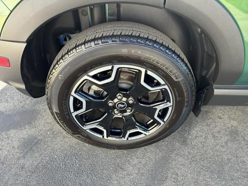 Eruption Green Metallic 2025 Ford Bronco Sport Outer Banks