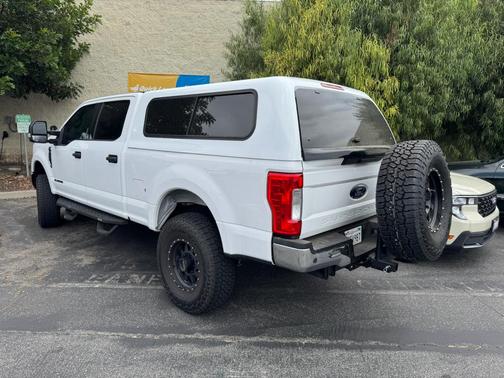 Oxford White 2019 Ford F-250 XLT