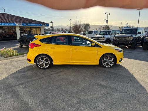 2018 Ford Focus ST Base