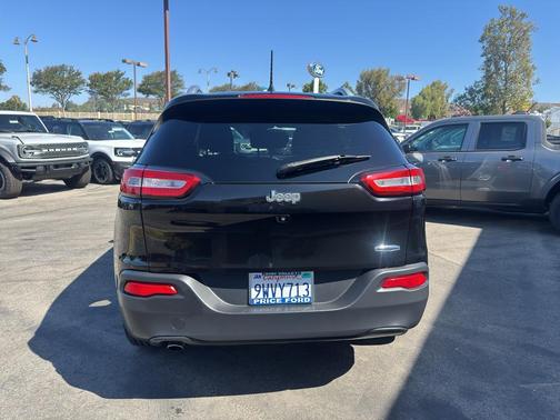Diamond Black 2017 Jeep Cherokee Latitude