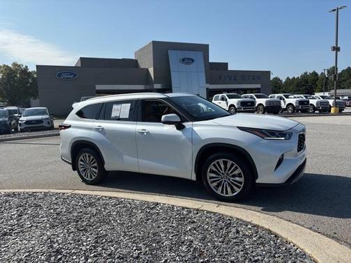 2024 Toyota Highlander Platinum