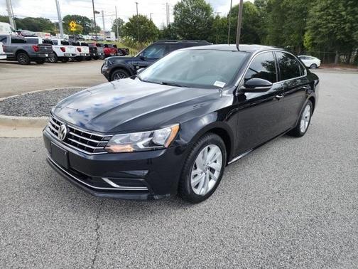 2018 Volkswagen Passat 2.0T SE