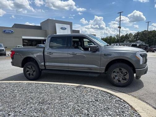 2025 Ford F-150 Lightning Flash