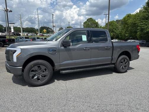 2025 Ford F-150 Lightning Flash