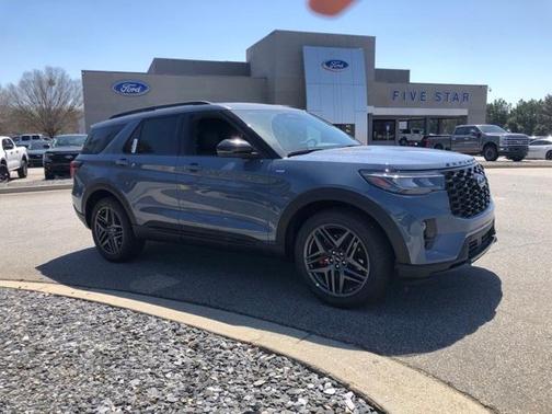 2025 Ford Explorer ST-Line