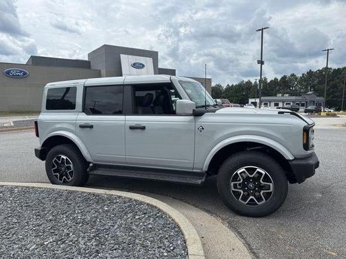 Avalanche 2026 Ford Bronco Outer Banks