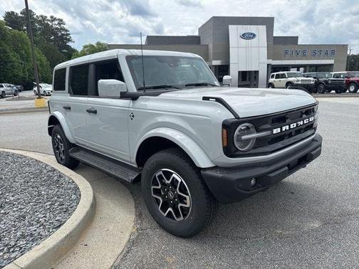 Avalanche 2026 Ford Bronco Outer Banks