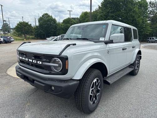 Avalanche 2026 Ford Bronco Outer Banks