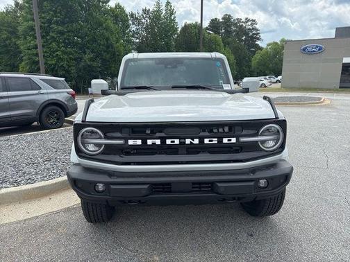Avalanche 2026 Ford Bronco Outer Banks