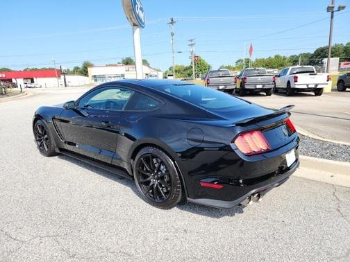 2016 Ford Shelby GT350 Base