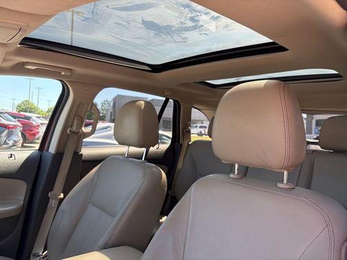 Red 2013 Ford Edge SEL