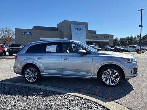 2022 Audi Q7 45 Premium