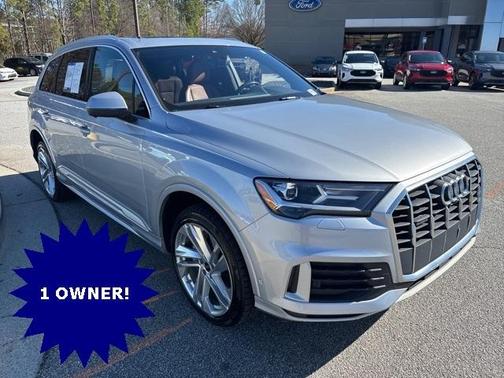 2022 Audi Q7 45 Premium