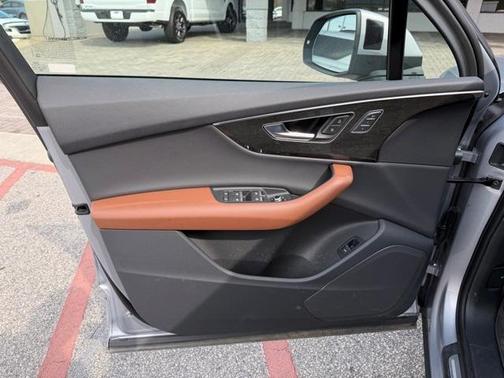 2022 Audi Q7 45 Premium