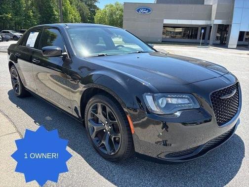 Gloss Black 2021 Chrysler 300 Touring