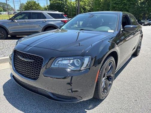 Gloss Black 2021 Chrysler 300 Touring