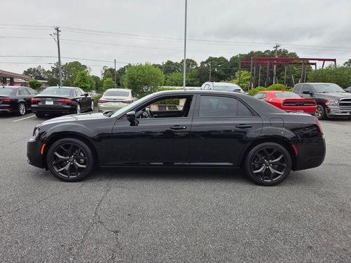 Gloss Black 2021 Chrysler 300 Touring