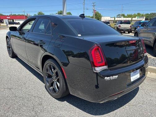 Gloss Black 2021 Chrysler 300 Touring