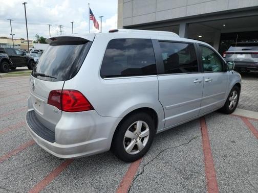 2010 Volkswagen Routan SEL