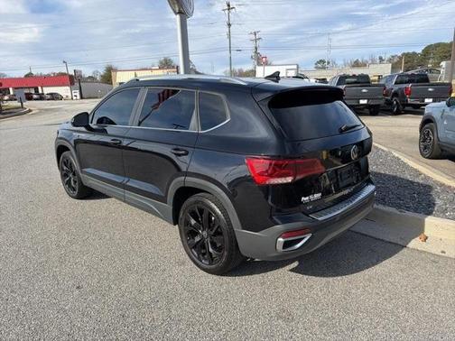 2024 Volkswagen Taos 1.5T SE