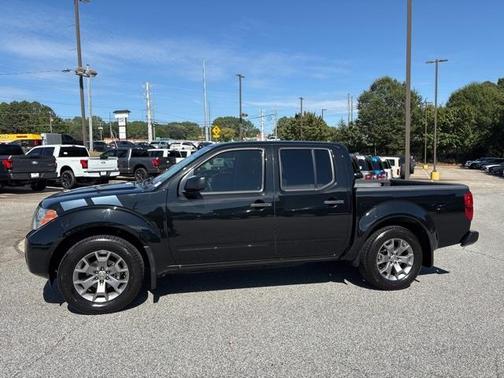 2021 Nissan Frontier SV