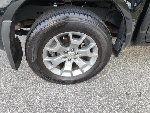 2021 Nissan Frontier SV