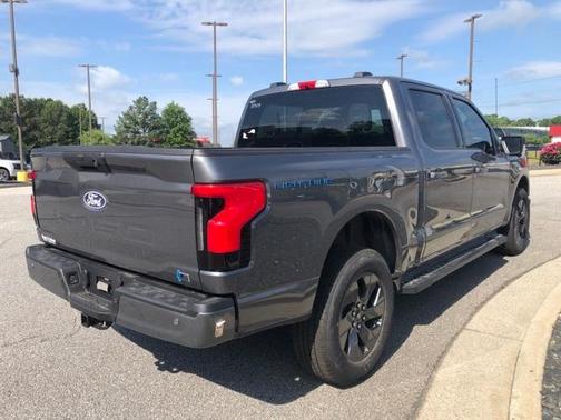 2025 Ford F-150 Lightning Flash