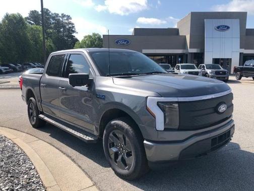 2025 Ford F-150 Lightning Flash