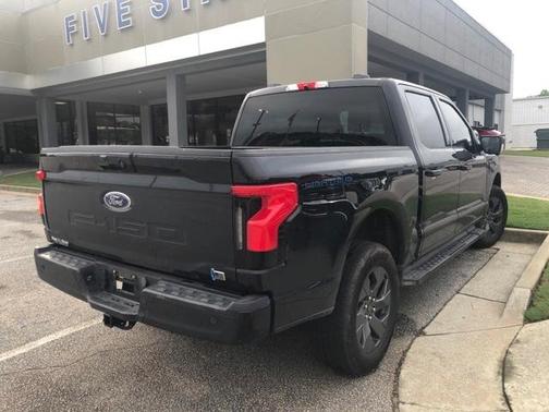 2023 Ford F-150 Lightning XLT