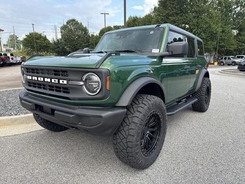 2025 Ford Bronco Base