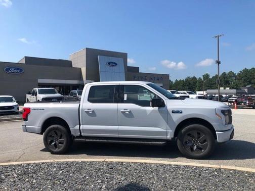 2025 Ford F-150 Lightning Flash