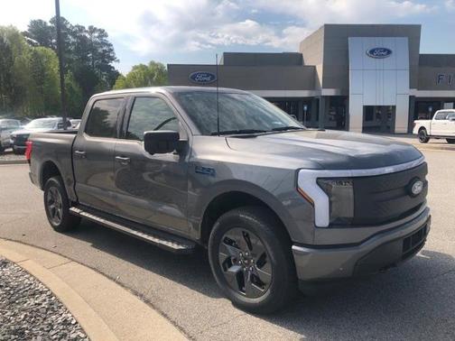 2025 Ford F-150 Lightning Flash