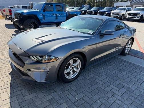 2022 Ford Mustang EcoBoost