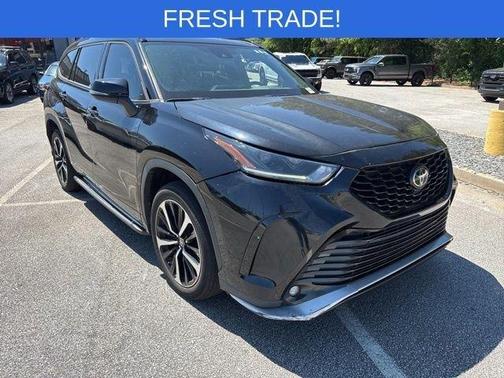 Midnight Black Metallic 2021 Toyota Highlander XSE