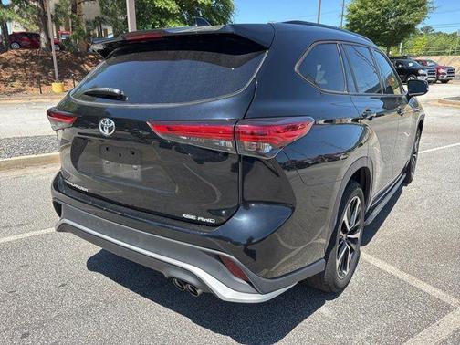 Midnight Black Metallic 2021 Toyota Highlander XSE