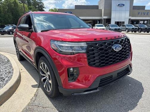 2025 Ford Explorer ST-Line