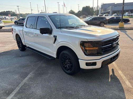 Oxford White 2024 Ford F-150 XLT