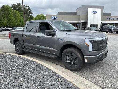 2025 Ford F-150 Lightning Flash