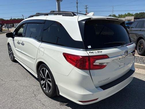 White Diamond Pearl 2019 Honda Odyssey Elite