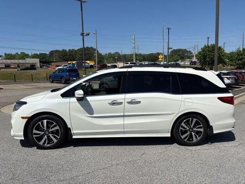 White Diamond Pearl 2019 Honda Odyssey Elite