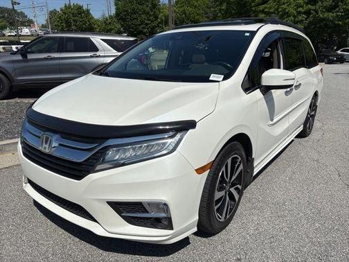 White Diamond Pearl 2019 Honda Odyssey Elite