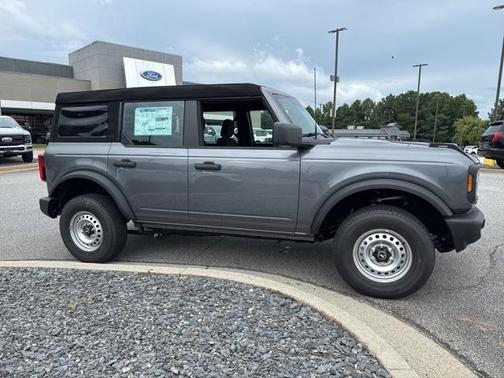 2025 Ford Bronco Base