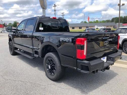 2025 Ford F-350 Lariat Super Duty