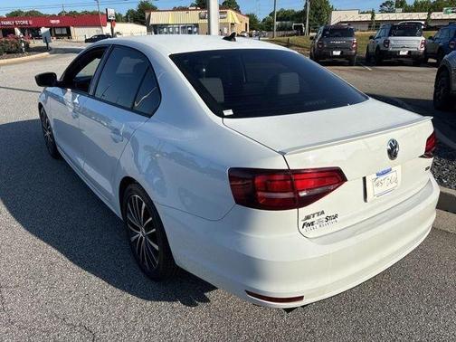 Pure White 2016 Volkswagen Jetta 1.8T Sport