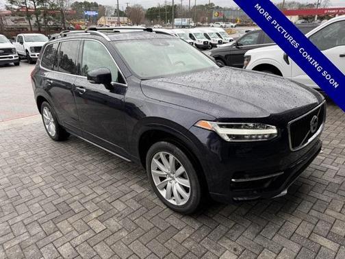 2016 Volvo XC90 T6 Momentum